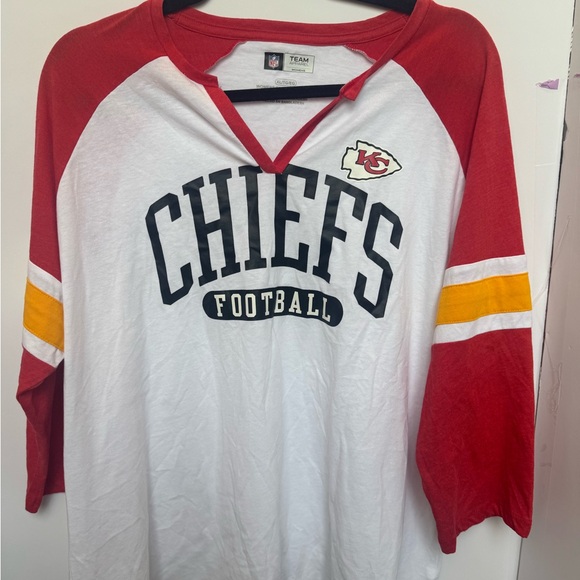 NFL Kansas City Chiefs Women's Red and White V-Neck Top size XL - Picture 2 of 5